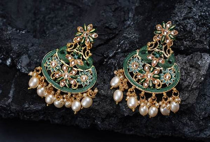 Green Color Antique Kundan Earrings 02