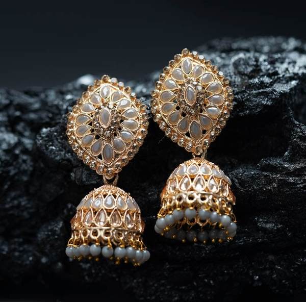 Gold-Plated Grey Dome Shaped Kundan Studded Jhumka