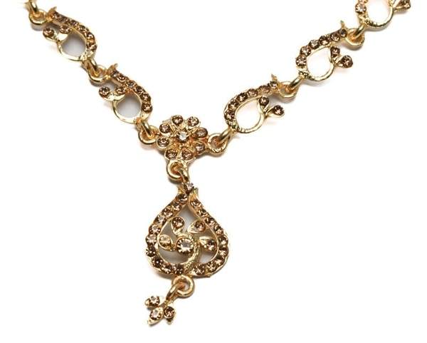 Elegant Alloy Golden Traditional Necklace Set 04