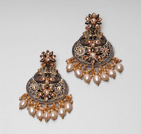 Black Color Antique Kundan Earrings 03