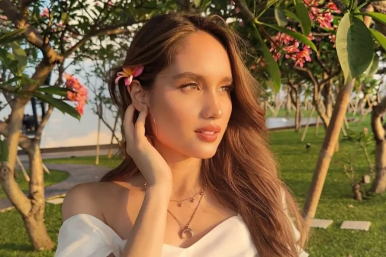 Cinta Laura