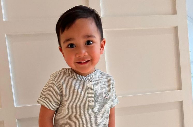 https://jewellerybaazar.com/profil-rayyanza-malik-ahmad-si-cipung-yang-jadi-bayi-terpopuler-di-indonesia