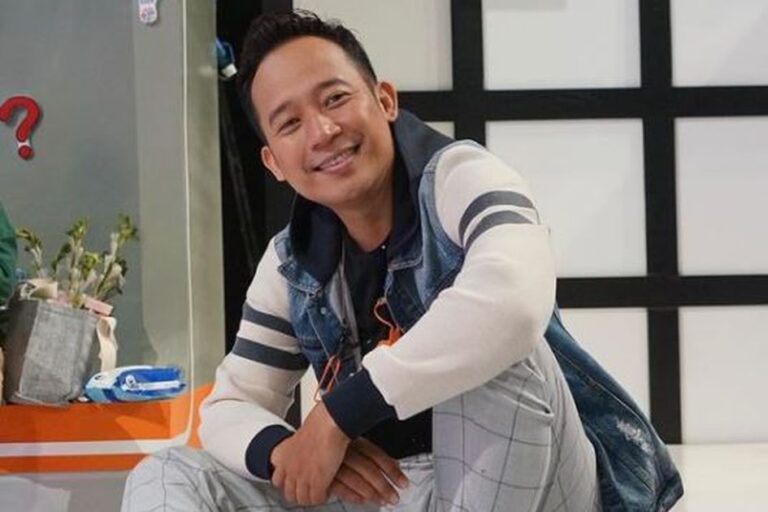 https://jewellerybaazar.com/profil-denny-cagur-dari-panggung-komedi-ke-senayan