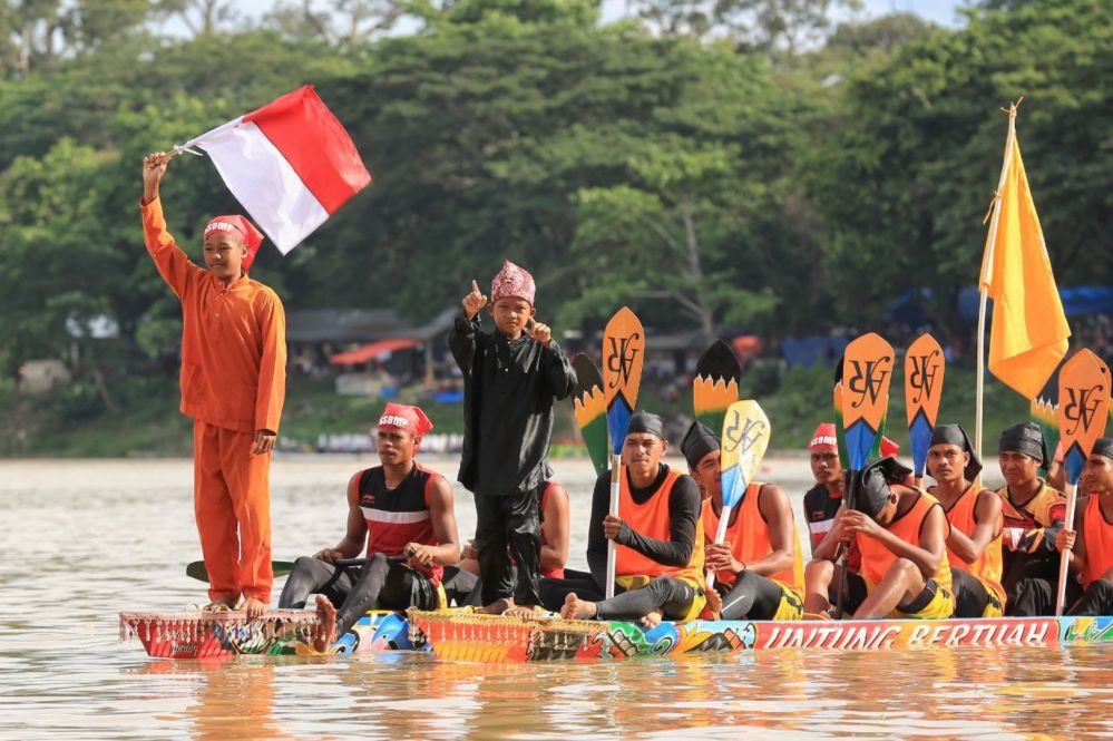 https://jewellerybaazar.com/fenomena-aura-farming-dari-sungai-indonesia-sampai-jadi-viral-ke-bts-dan-travis-kelce