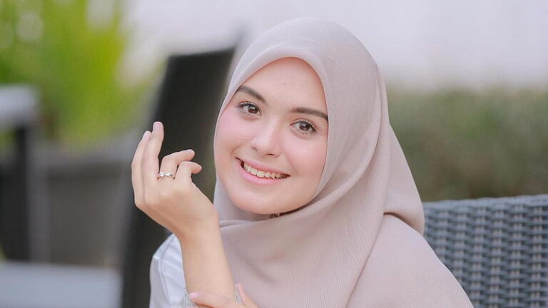 Vebby Palwinta